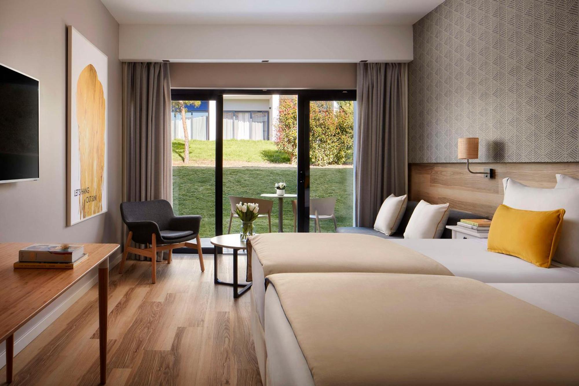 Отель Tivoli Alvor Algarve Экстерьер фото A room at the hotel