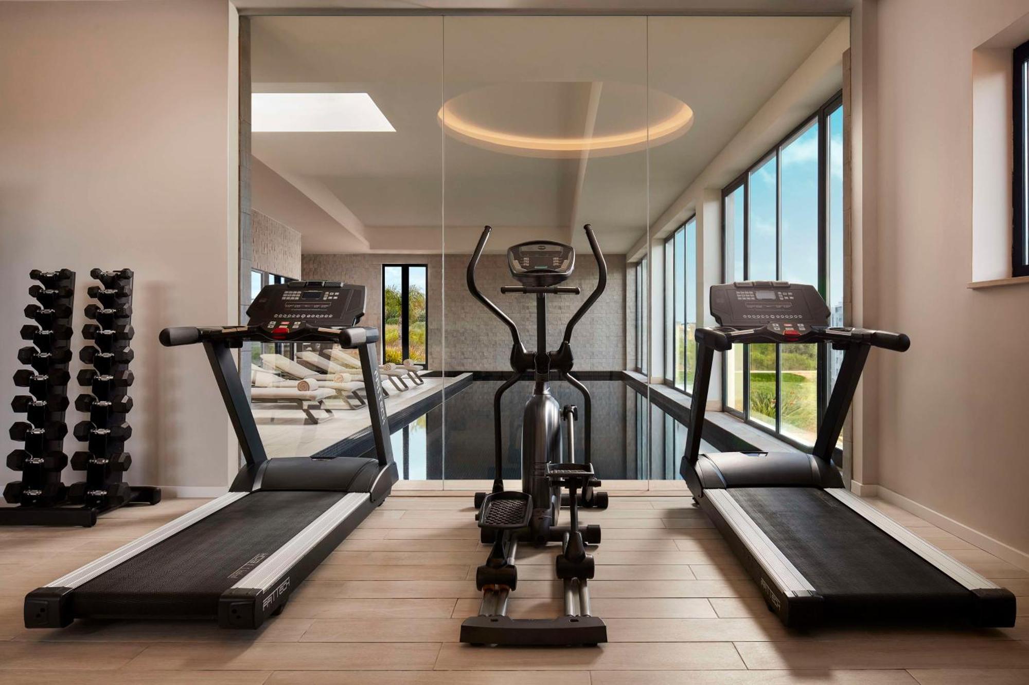 Отель Tivoli Alvor Algarve Экстерьер фото The gym at The Ivy Collection