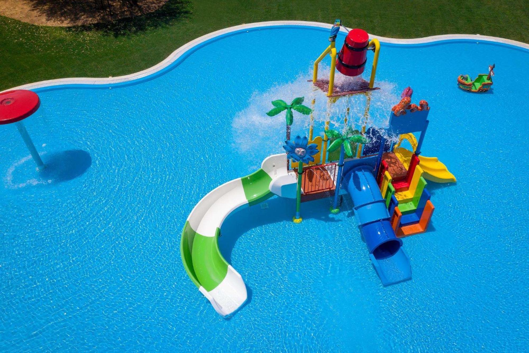 Отель Tivoli Alvor Algarve Экстерьер фото Aerial view of the water park
