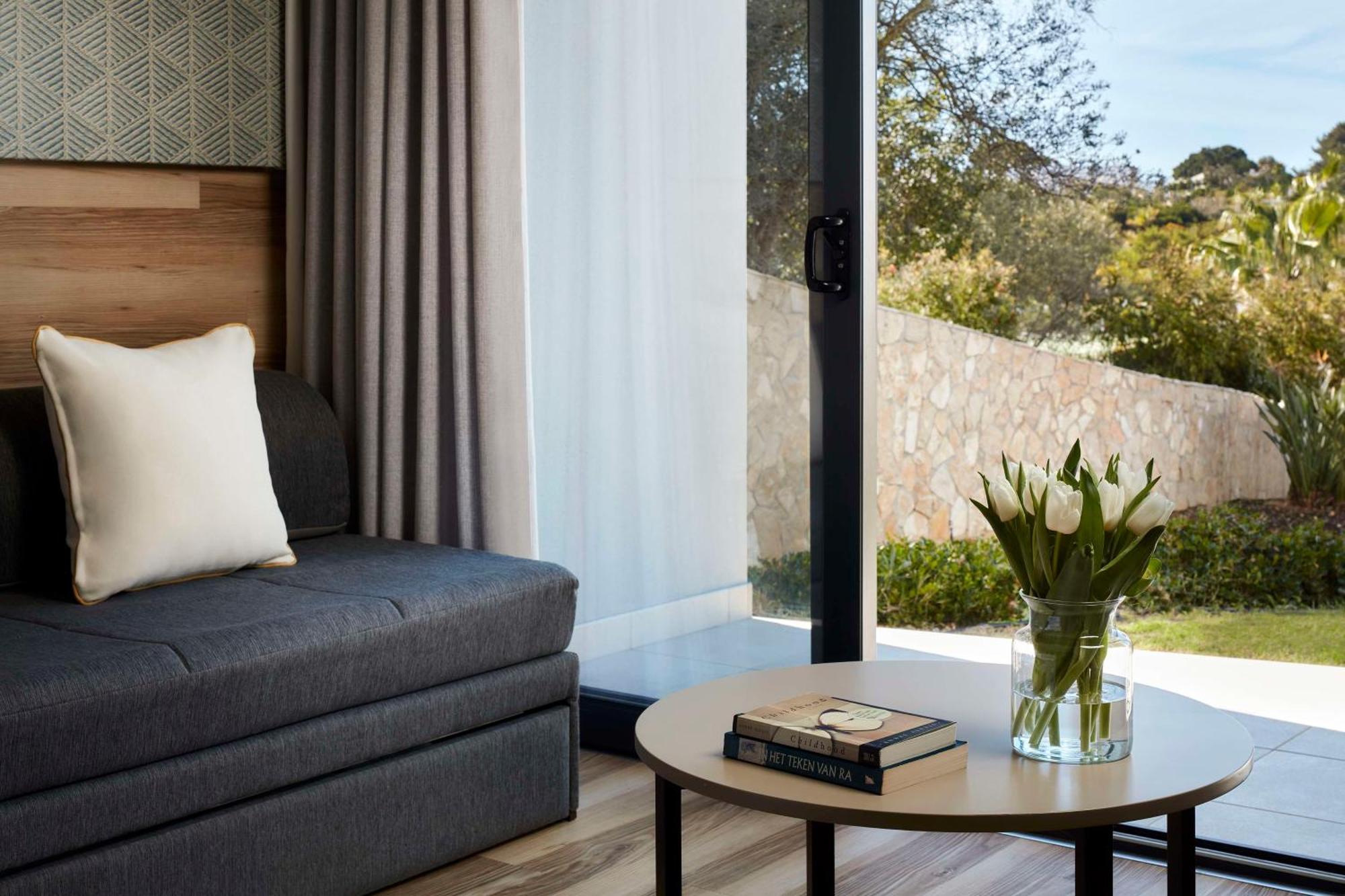 Отель Tivoli Alvor Algarve Экстерьер фото A room at the hotel