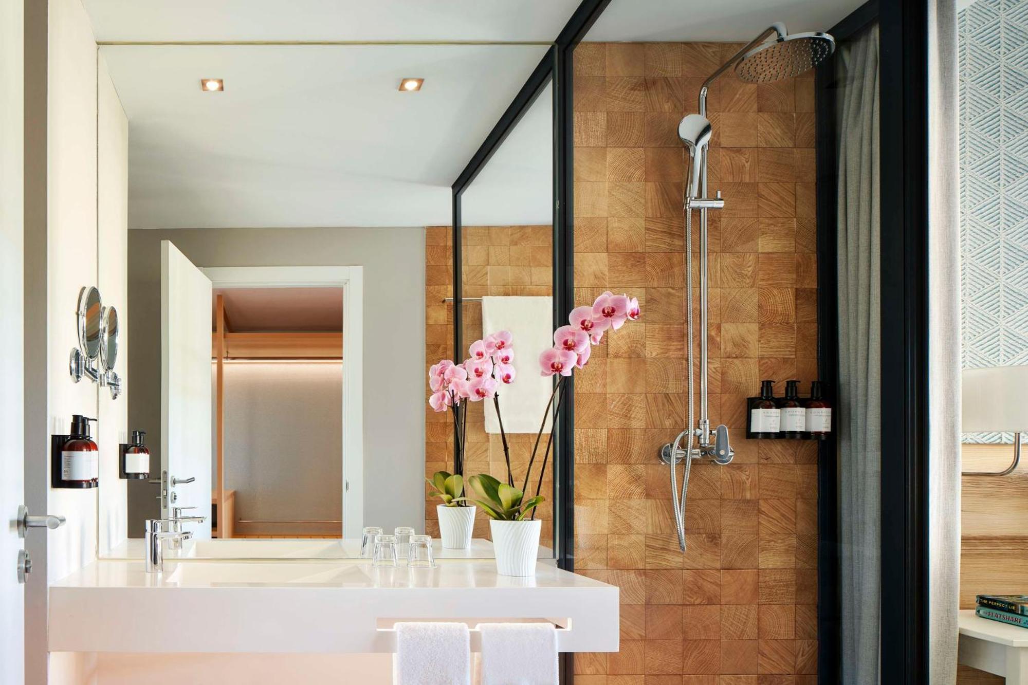 Отель Tivoli Alvor Algarve Экстерьер фото Bathroom