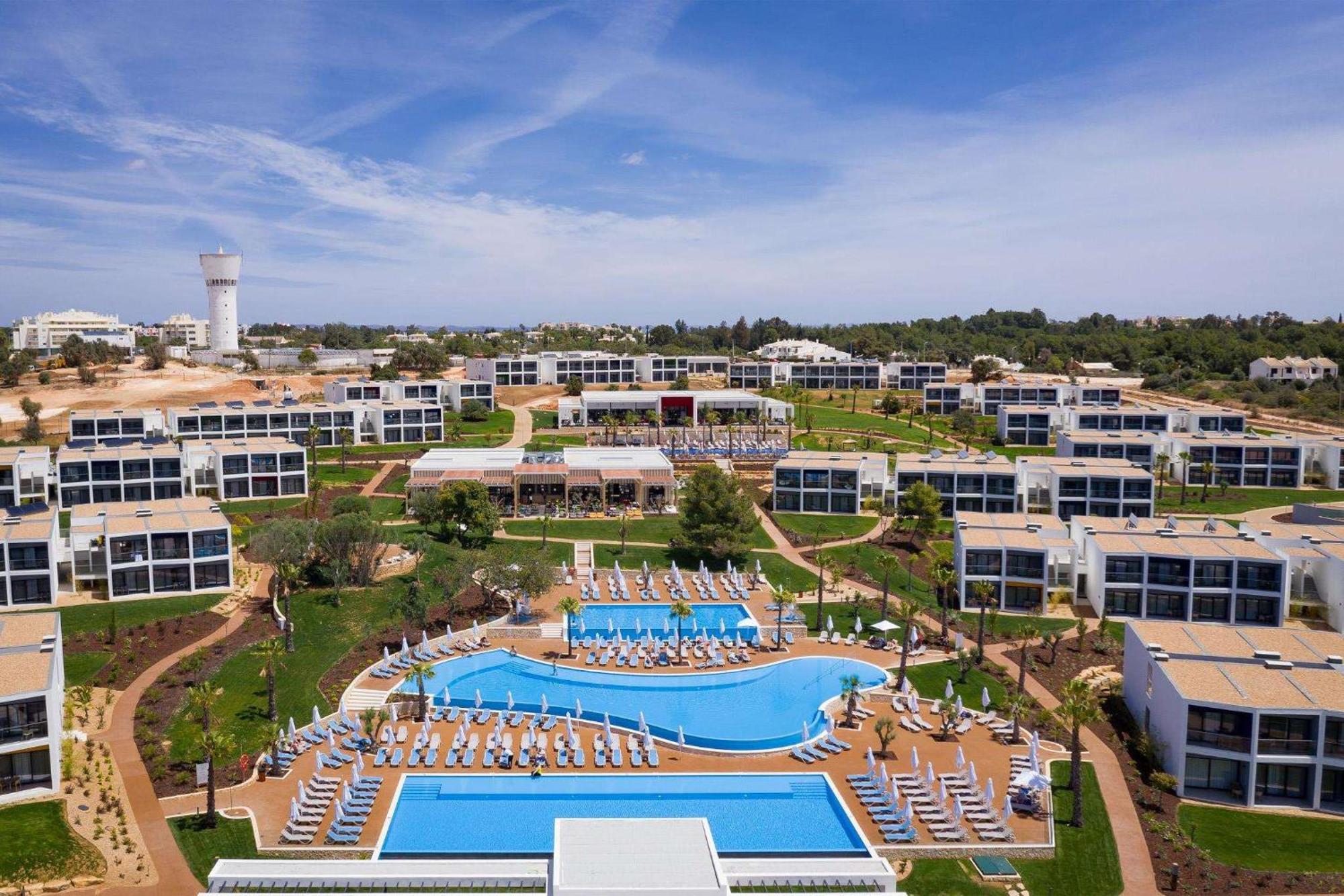 Отель Tivoli Alvor Algarve Экстерьер фото Aerial view of the resort