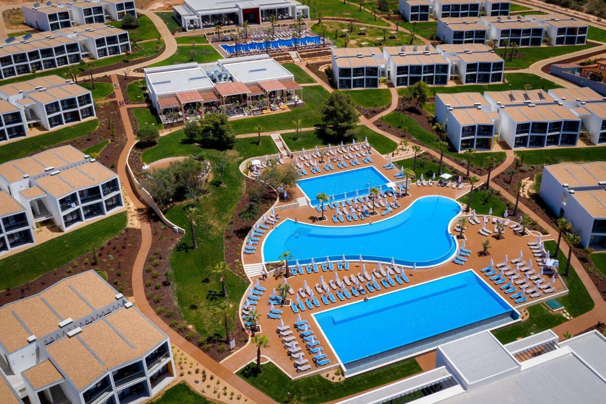 Отель Tivoli Alvor Algarve Экстерьер фото Aerial view of the resort